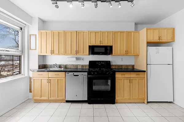 Rented by HomeDax Real Estate | media 5