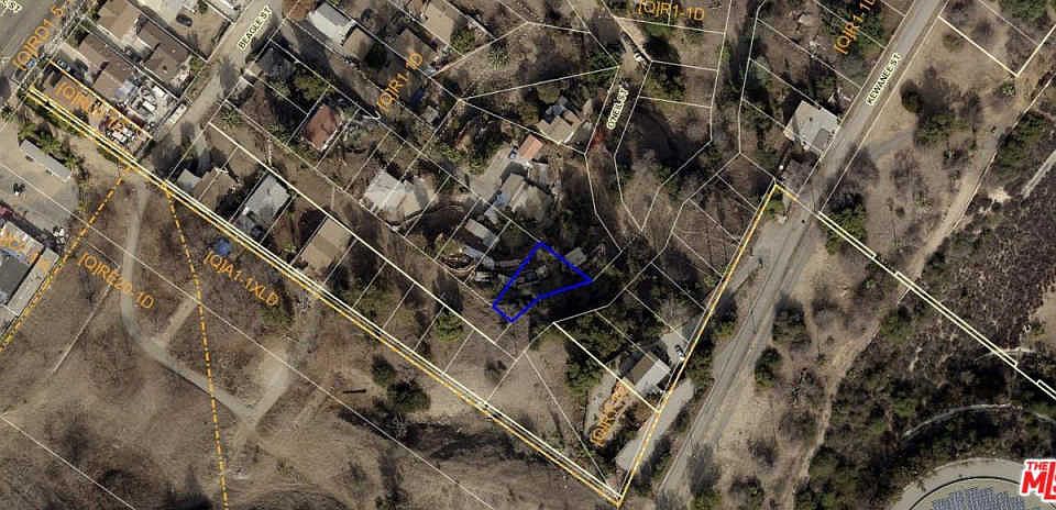 2nd image of 4539 Tourmaline St
