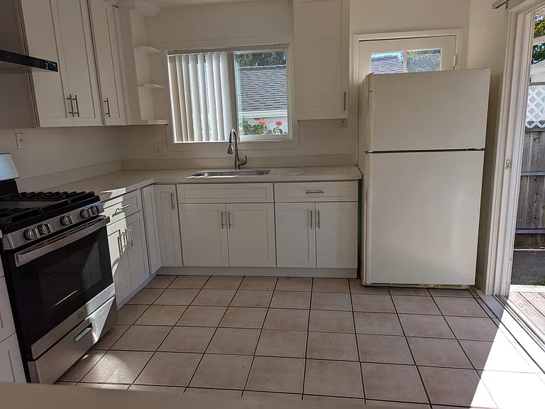 411 E St #411 — Photo 1