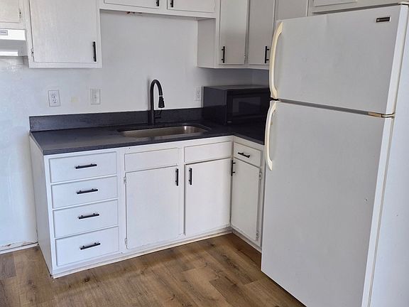 4th image of 103 Park Ave APT 2