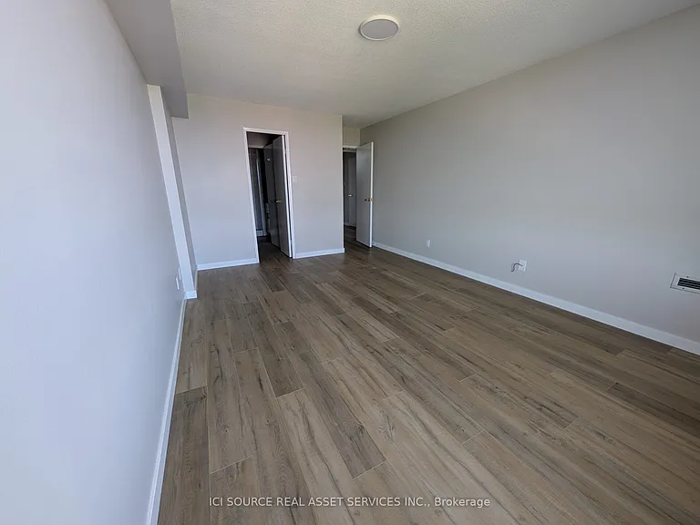 284 Mill Rd #E3 — Photo 11