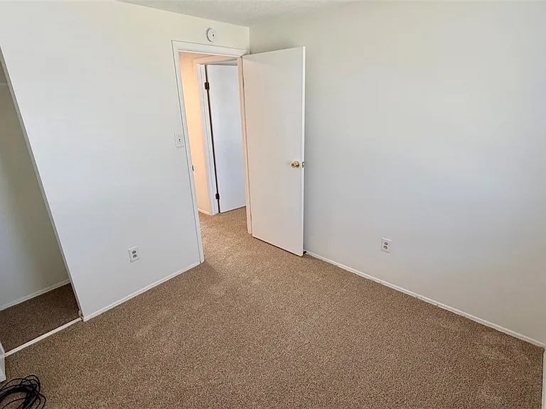 3812 Louisa St — Photo 24