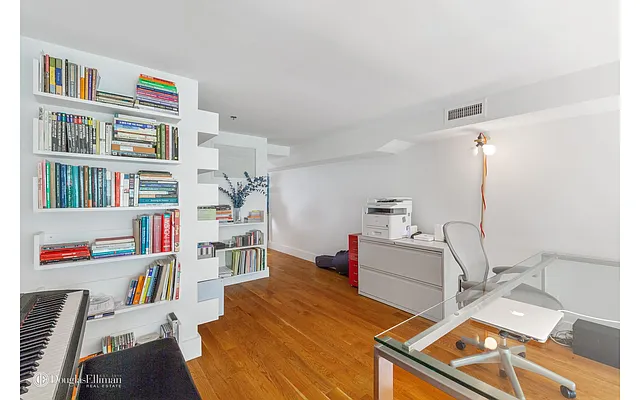 Rented by Douglas Elliman | media 23