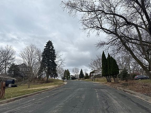 4th image of 2212 Mary Hills Dr