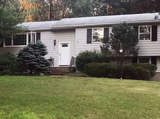 15 Glenmeadow Rd, Andover, MA 01810