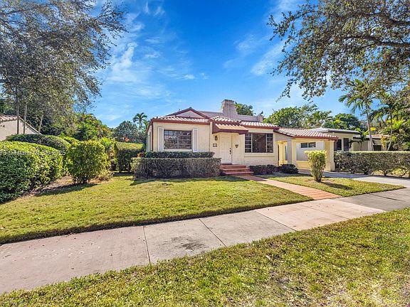 4th image of 234 Alesio Ave