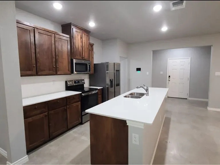 1424 Dryden Ave — Photo 8