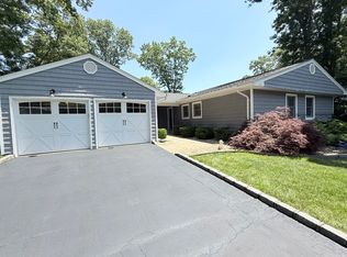 19A Seward Ln, Stony Brook, NY 11790
