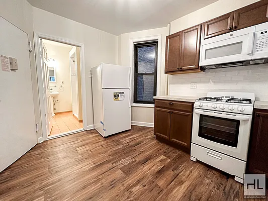 Rented by Highline Residential | media 17