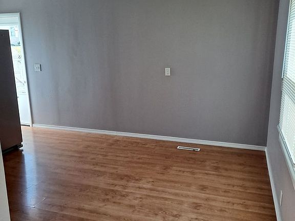 4th image of 7711 S 41st Ave