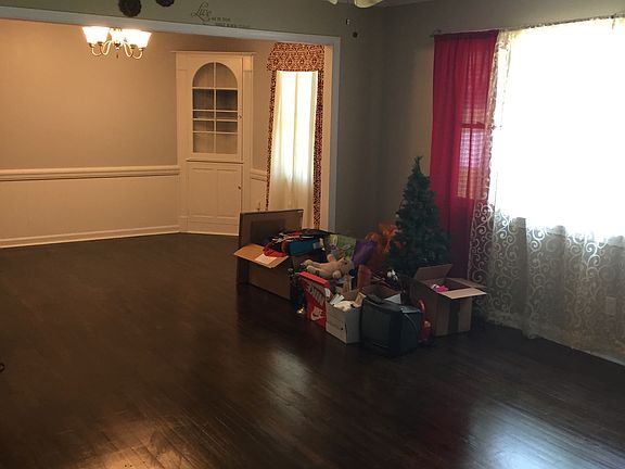 living room/dining room