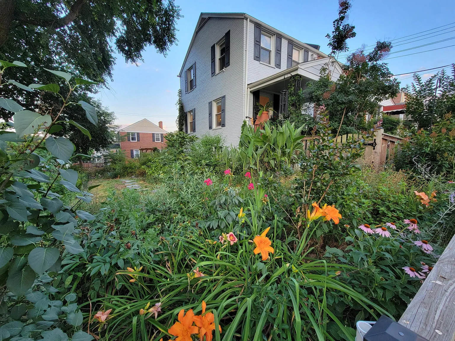 5067 6th Pl NE photo 1
