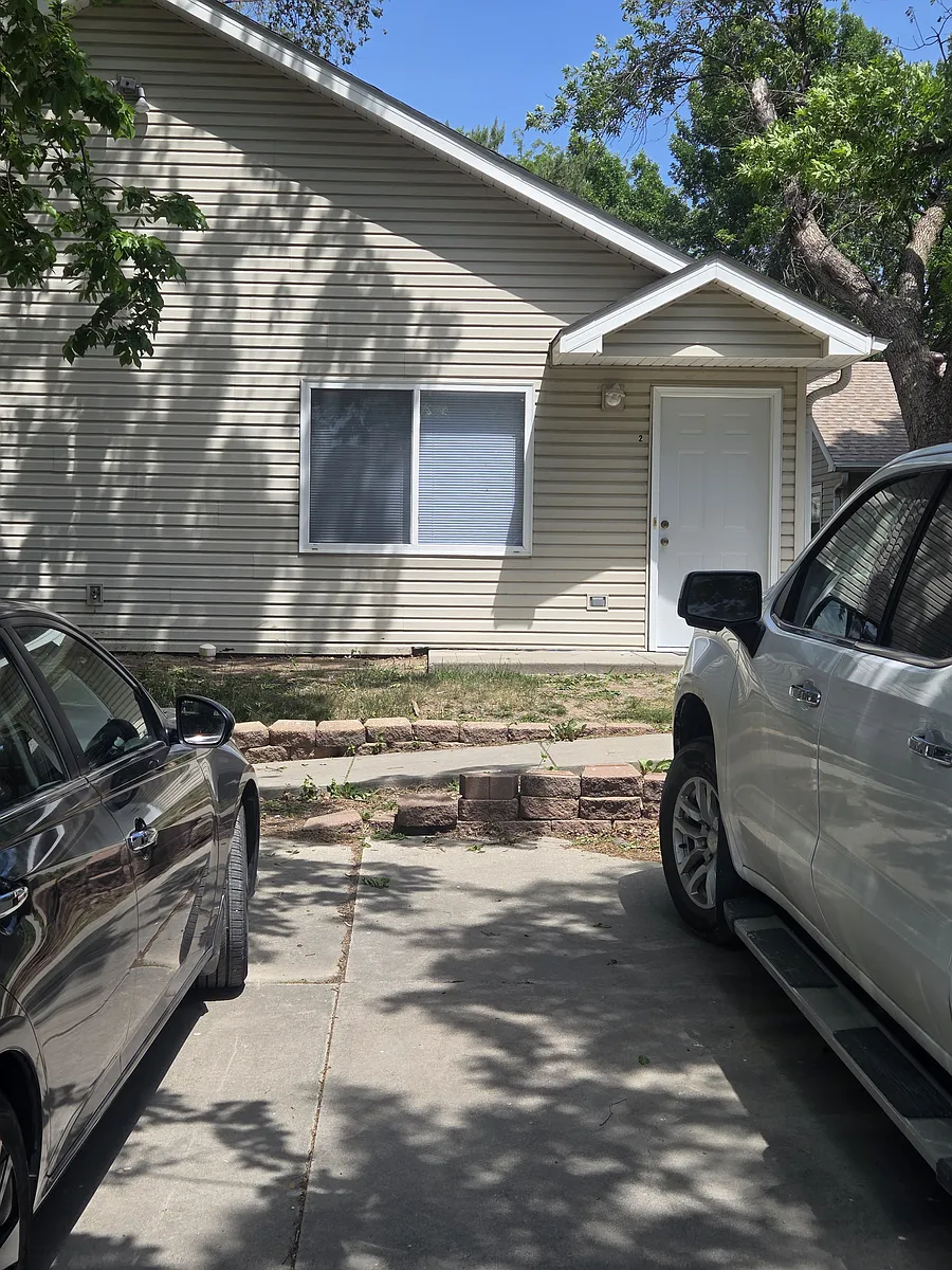Building Photo - 4117 Saint Paul Ave #2