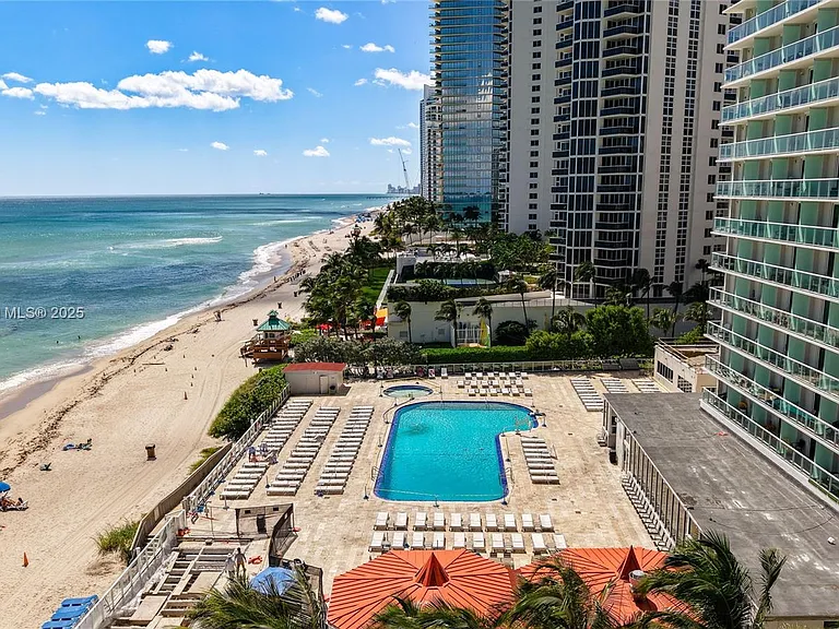 19201 Collins Ave #610 — Photo 38