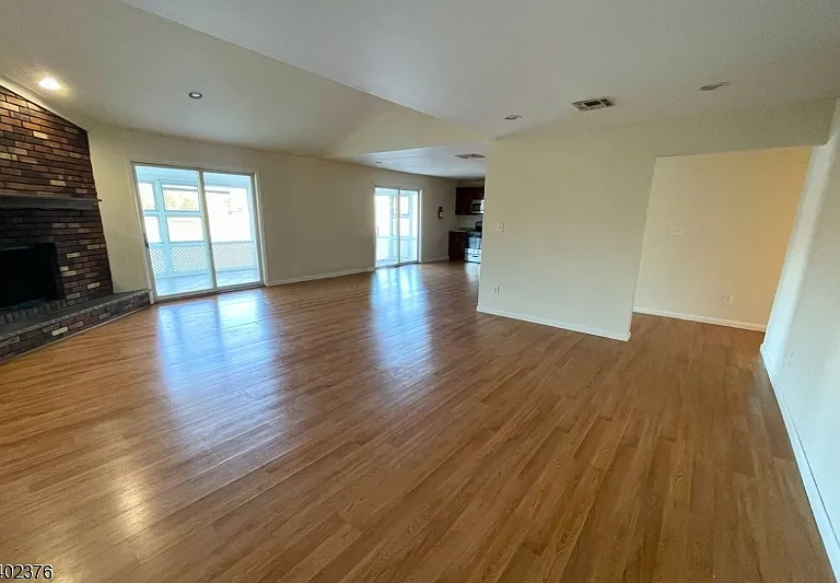 306F Lake Shr S #F — Photo 4