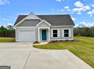 186 Young Ln, Hamilton, GA