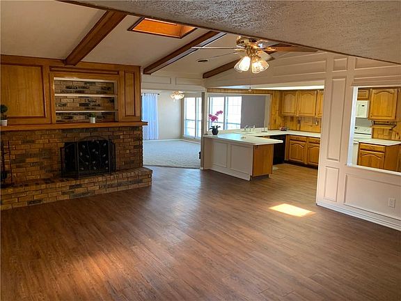 3rd image of 2405 Cherry Blossom Ln
