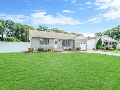 21 Seusing Boulevard, Ronkonkoma, NY, 11779