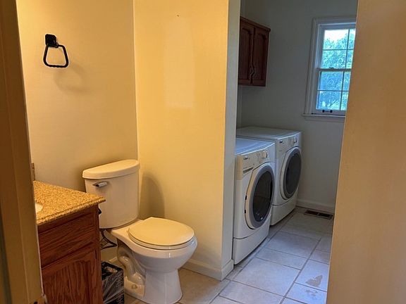 4th image of 100 Woodmont Ave