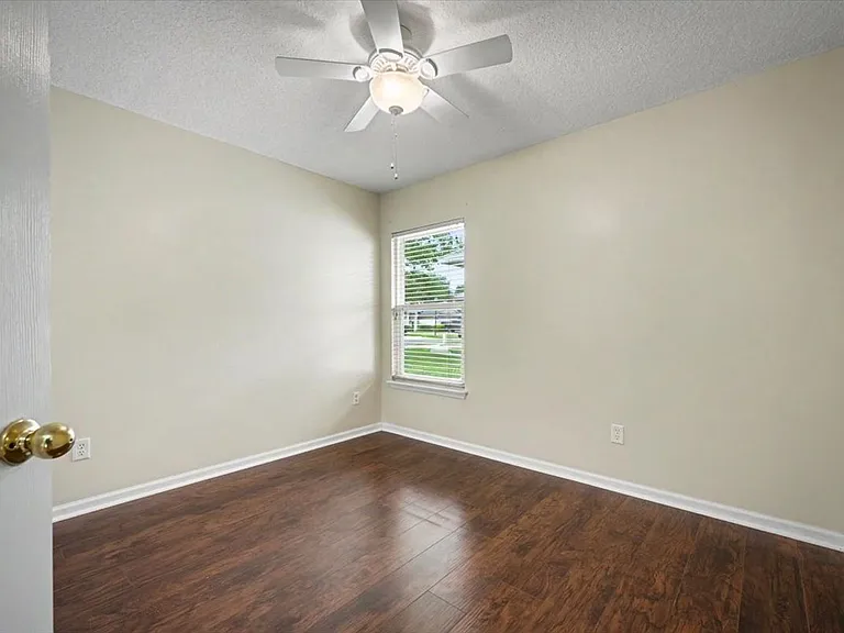 711 Sid Dr — Photo 23
