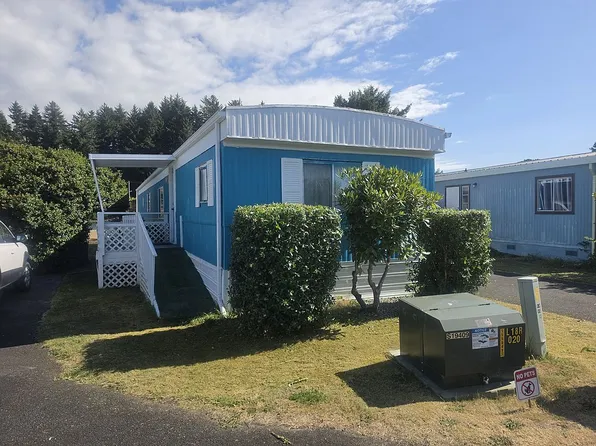 955 NE Mill St #A-13, Waldport, OR 97394