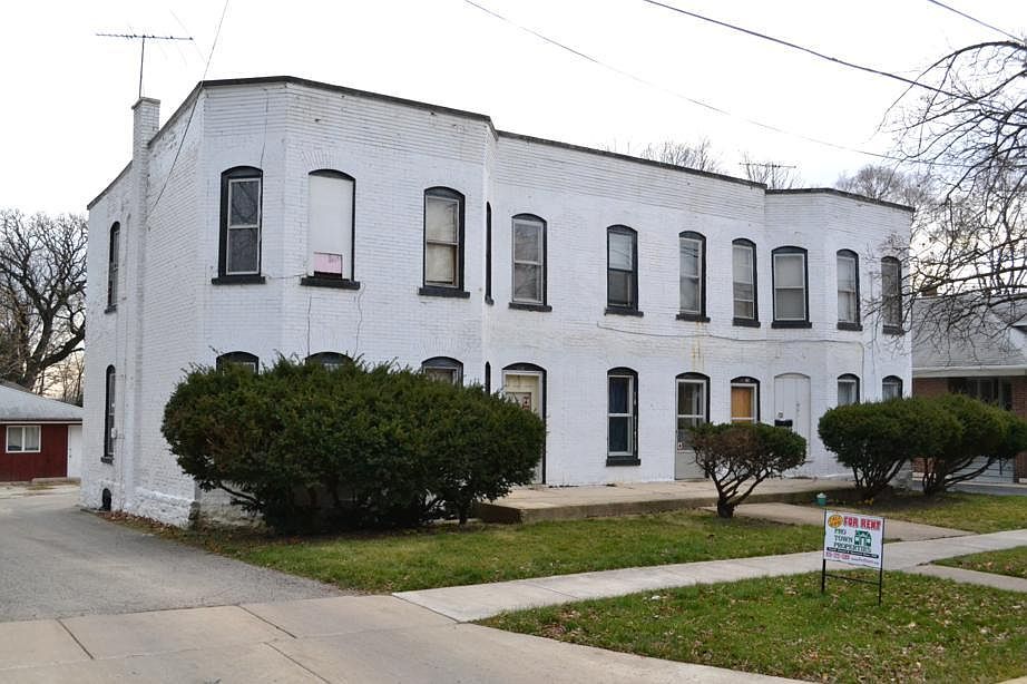 1st image of 320 Illinois St