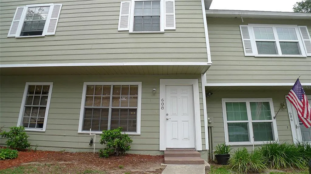 2 bed, 1.5 bath, 1020 sqft, $1,725 — Photo 1