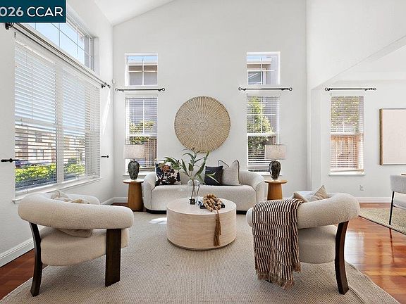 4th image of 771 Pradera Way