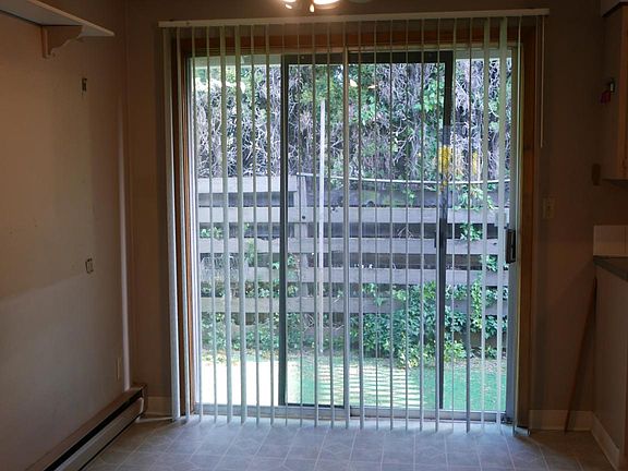 5th image of 444 SE 11th Ave APT B
