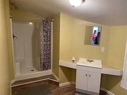 5th image of 1616 Marshall St Room B