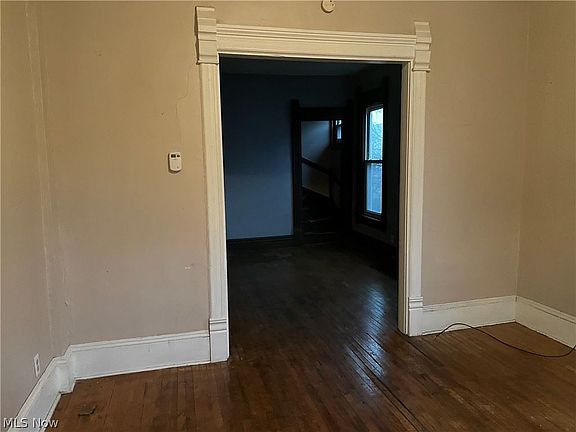 2nd image of 225 Crosby St