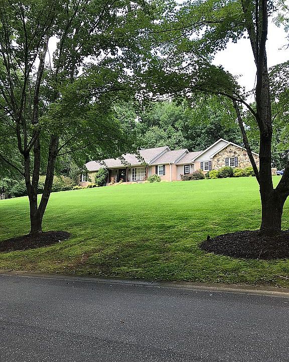 1st image of 162 Country Club Hills Dr