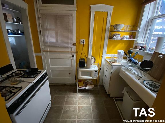 4th image of 2927 W McLean Ave APT 2