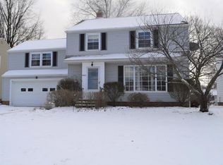 4860 Fairlawn Rd, Lyndhurst, OH 44124