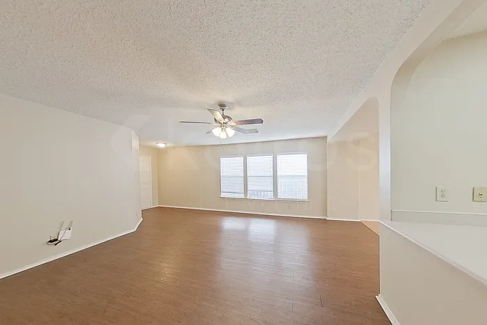 3 bed, 2.0 bath, 1518 sqft, $1,625 — Photo 3