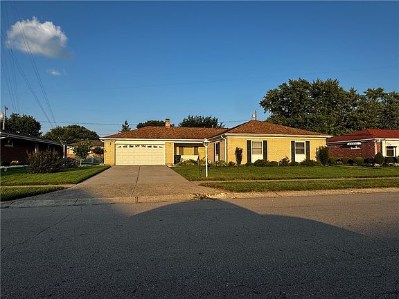 2nd image of 924 Warburton Dr