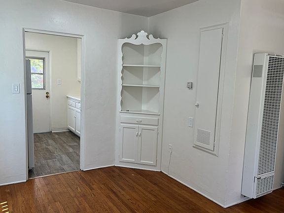 4th image of 3584-3586 Curlew St #3584