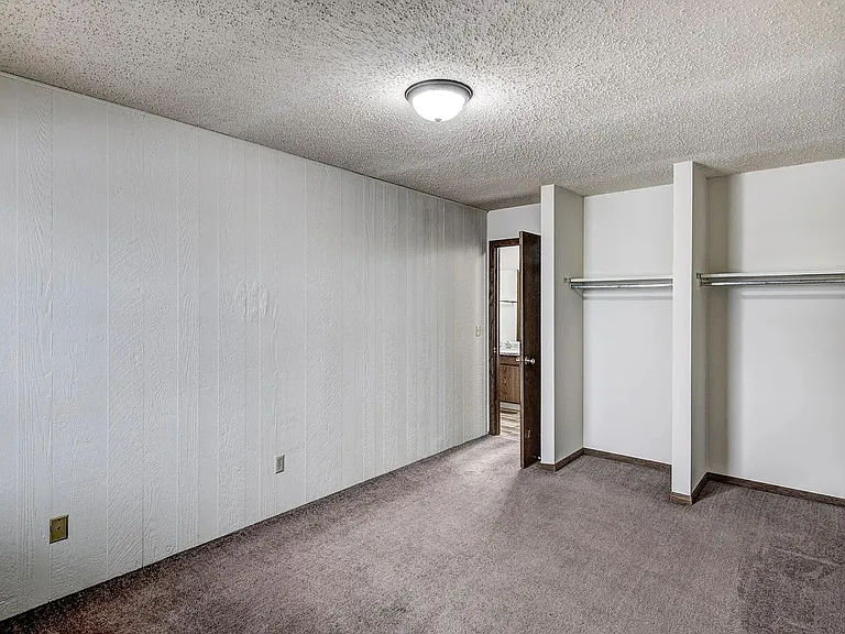 1153 Imperial Cir — Photo 22
