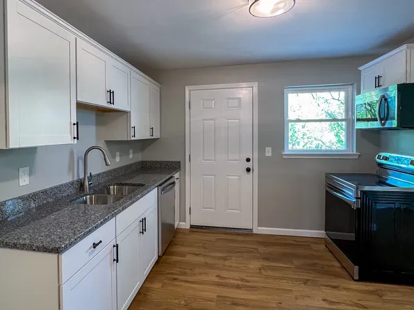 12 Seminary St APT 6, Auburn, NY 13021