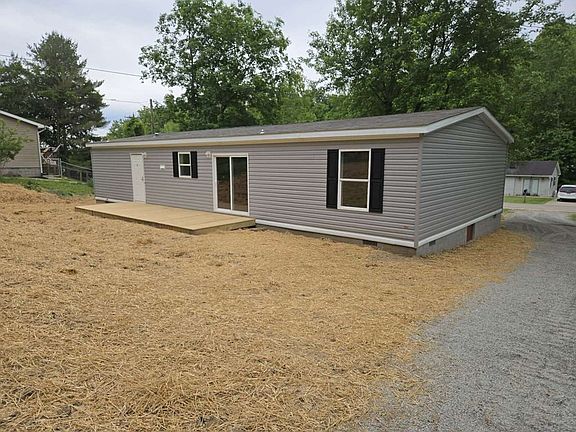 3rd image of 2060 Georges Creek Rd