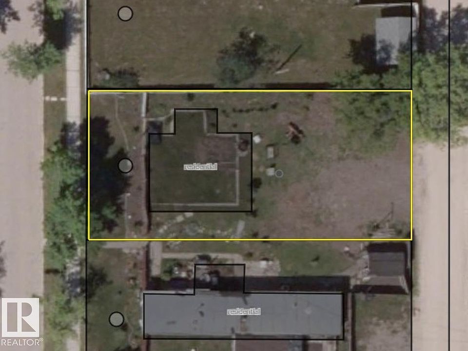 2nd image of 5021 44th St