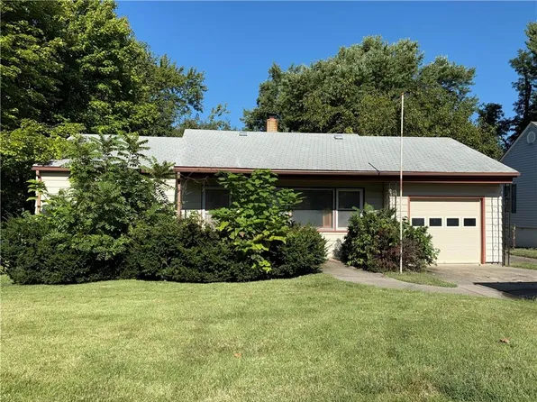 3210 S Santa Fe Rd, Independence, MO 64055