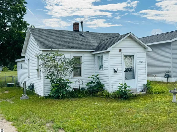 404 Donnelly St, Cadillac, MI 49601