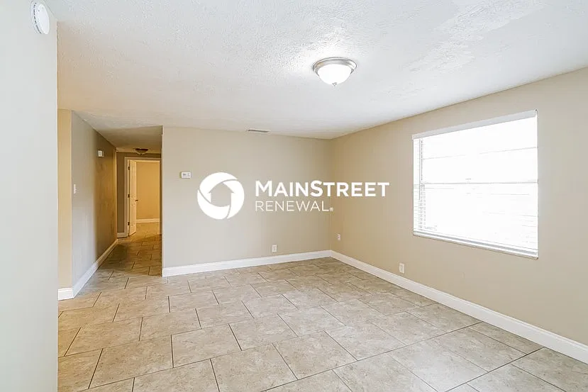 3204 N Highland Ave — Photo 3