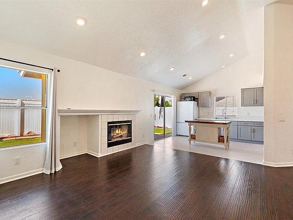 5th image of 1387 Plumwood Ln