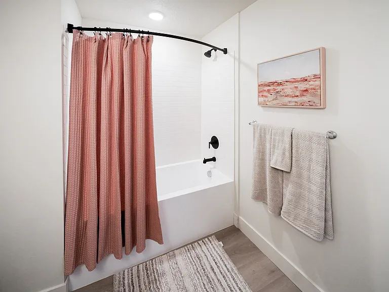 The Gallery - Full Bathtub/Shower