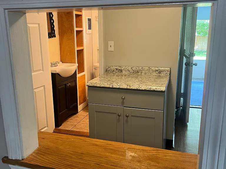65 Curve St #3 — Photo 9