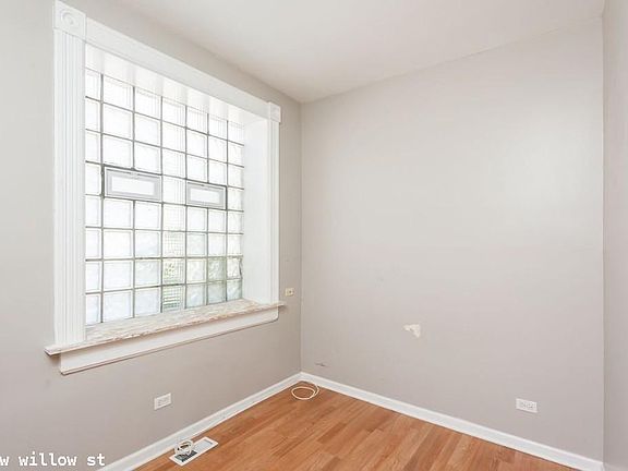 3rd image of 948 W Willow St #1322