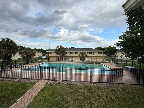 3325 Airport Rd N Photo 1