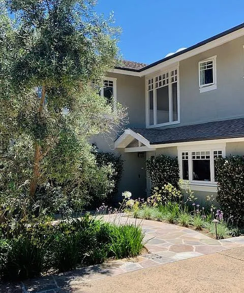 side entry walkway